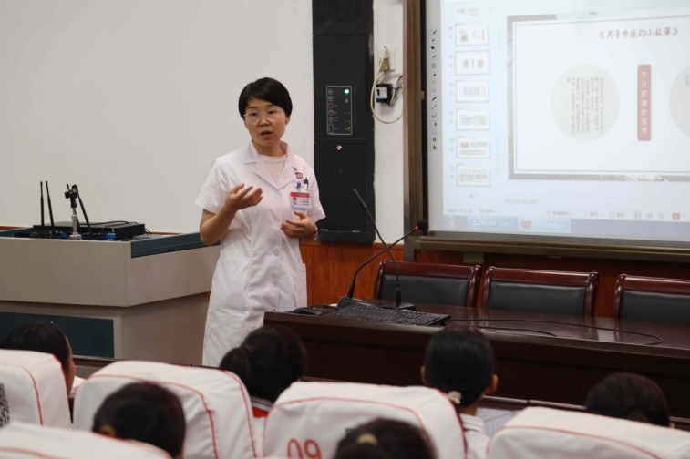 弘扬国粹，传承有我（3）｜沧州河间：近距离“全方位”体验，这堂中医药文化宣讲课带给孩子们的收获“沉甸甸”