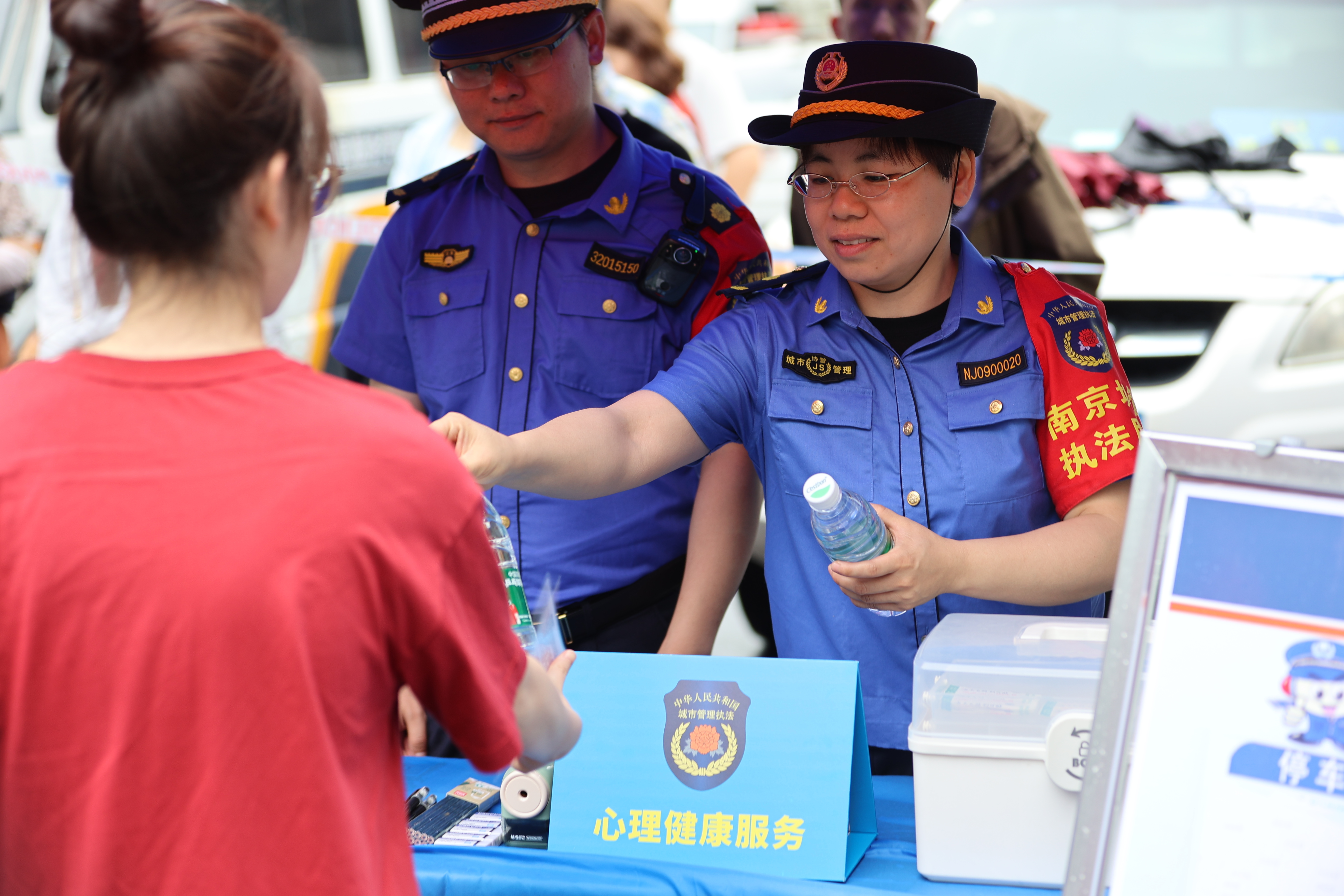 南京城管执法队伍用心服务 以“考生视角”答好“护考答卷”