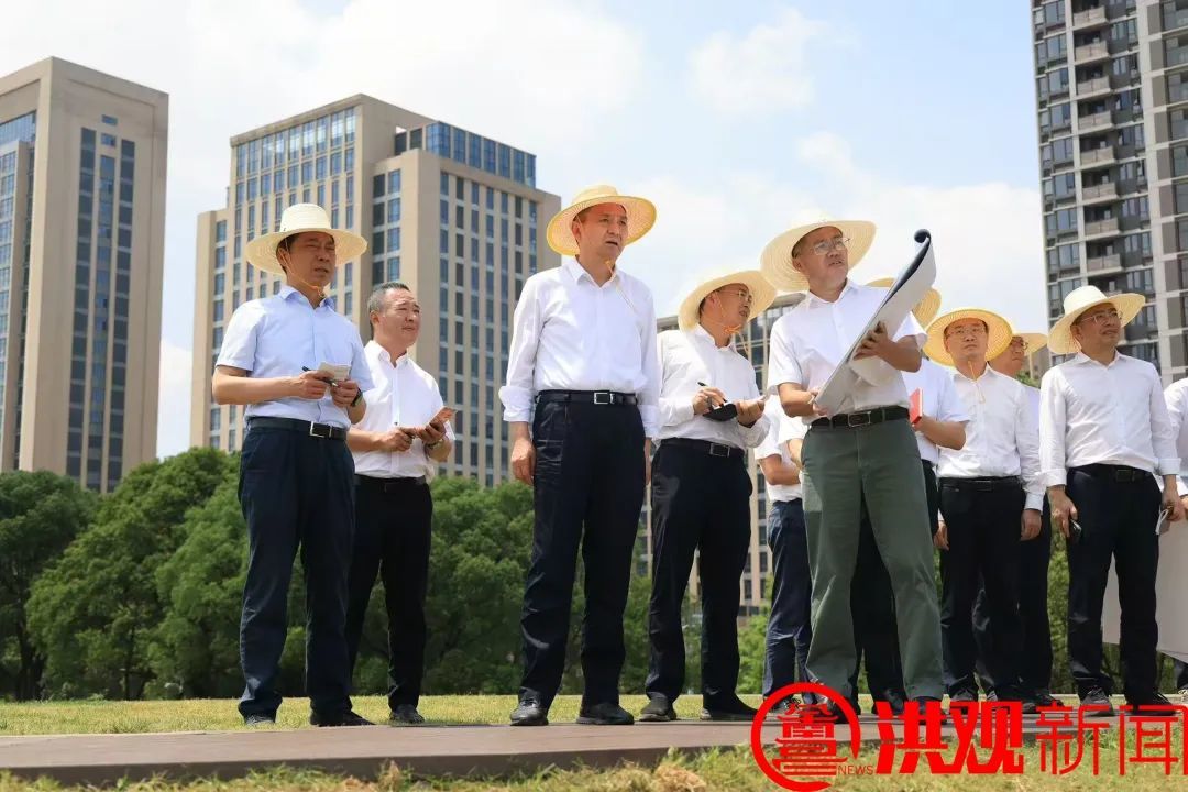 李紅軍調(diào)研南昌九洲公園項目建設(shè)情況