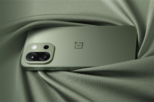 一加13s惊喜亮相海外:骁龙8至尊版小屏旗舰 4600元起
