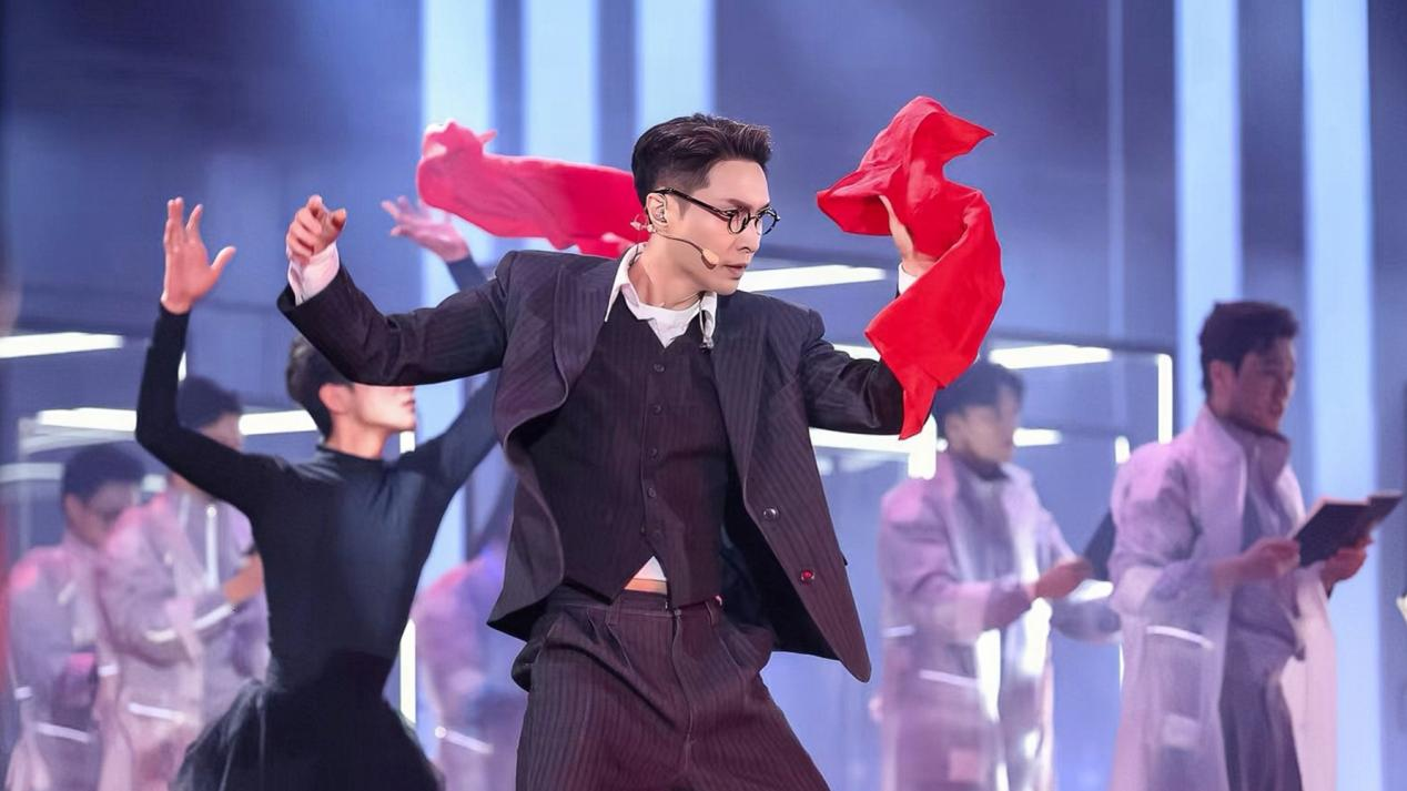 张艺兴主演话剧来兰州啦　别young敦煌约起来