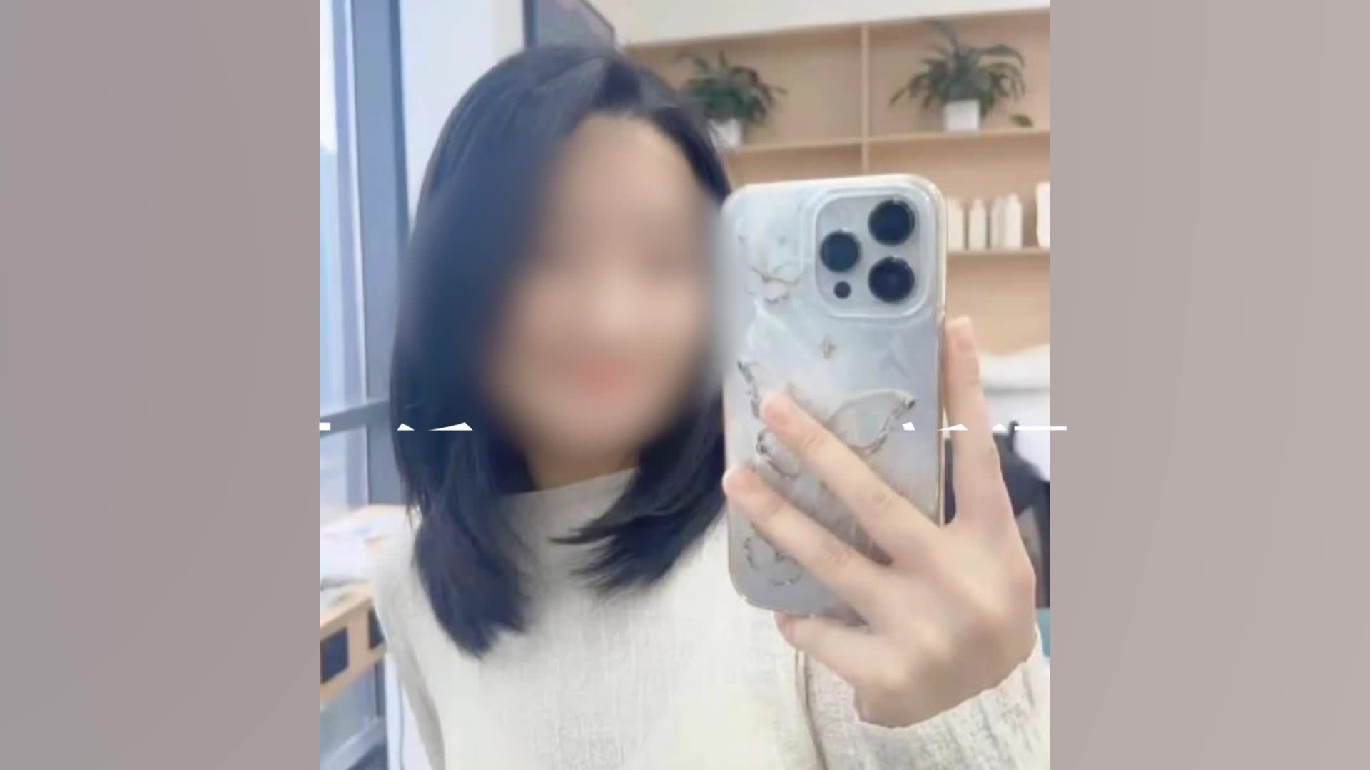 在三亚被蛇咬伤死亡女子家属直播回应疑问：没在酒店耽误2小时，没给阿宝打过求助电话