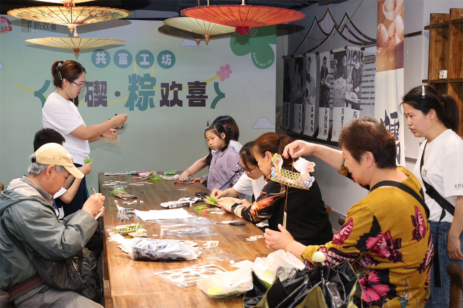 老底子+新潮味，新碶好物燃动鼓楼共富集市