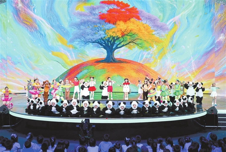 新余市蓓蕾幼儿园的孩子们参与2025年中央广播电视总台“六一”晚会节目录制。