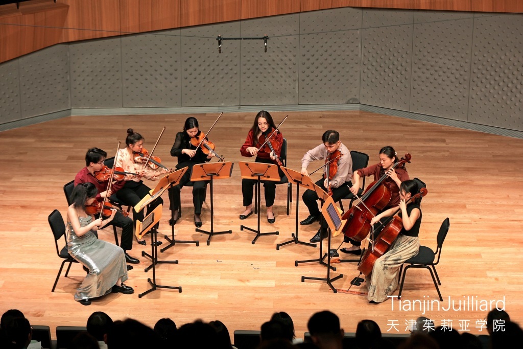 王瑞升（左二）参演门德尔松《弦乐八重奏》