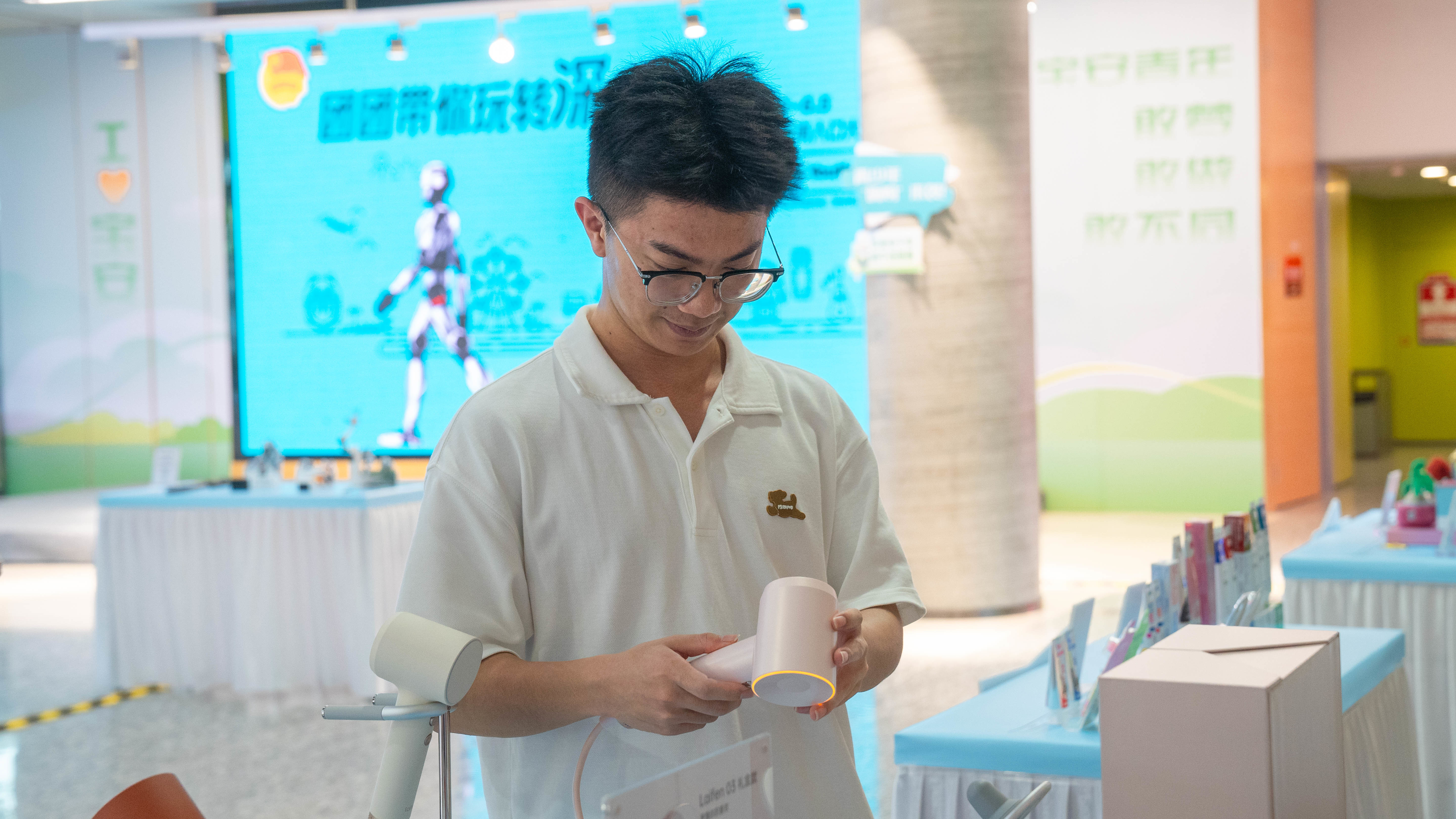 一站式get“黑科技”!青少年零距离感知AI魅力