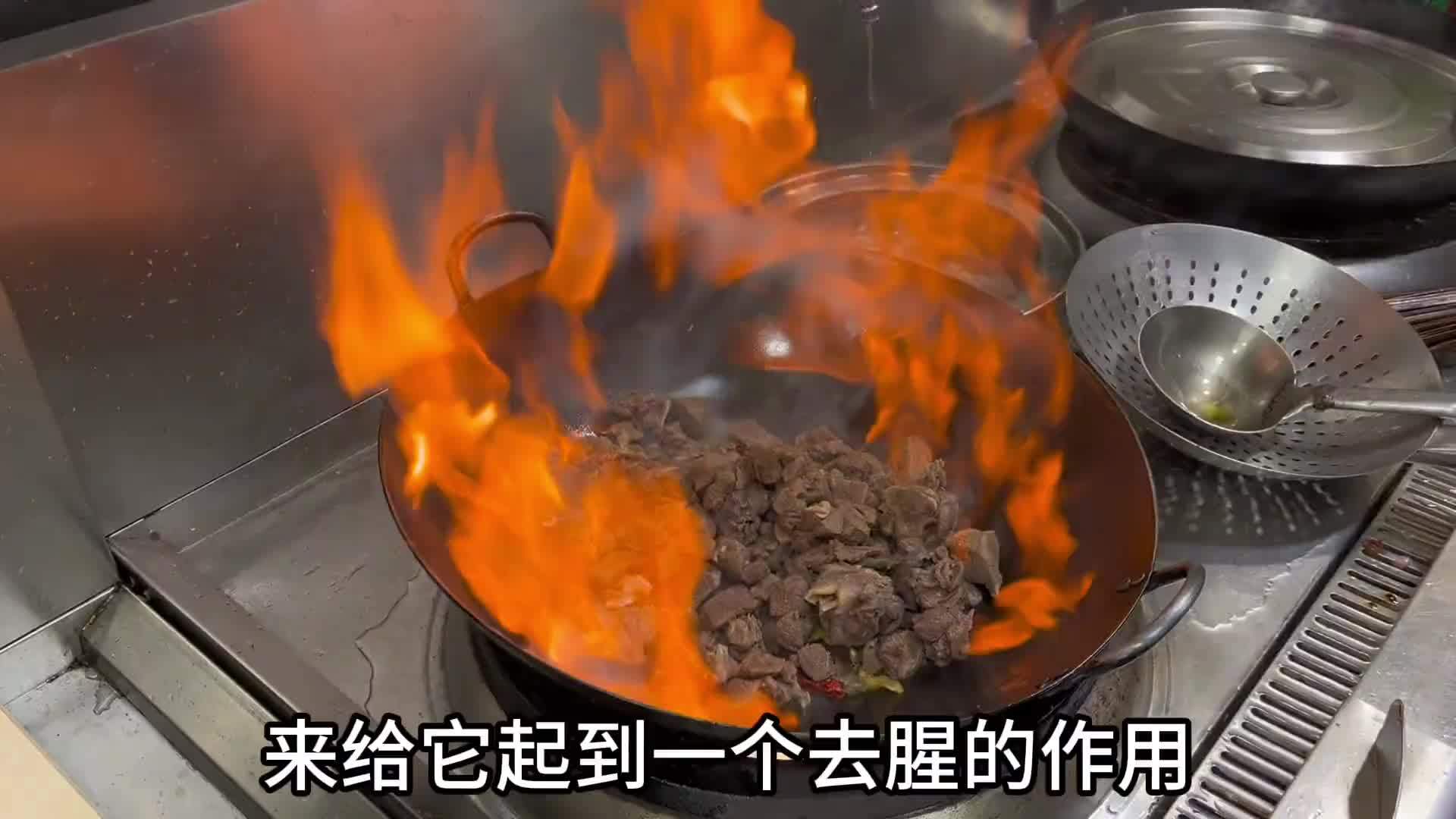 客人自带食材让加工费用给10元，老板居然让厨师这样做，合适吗