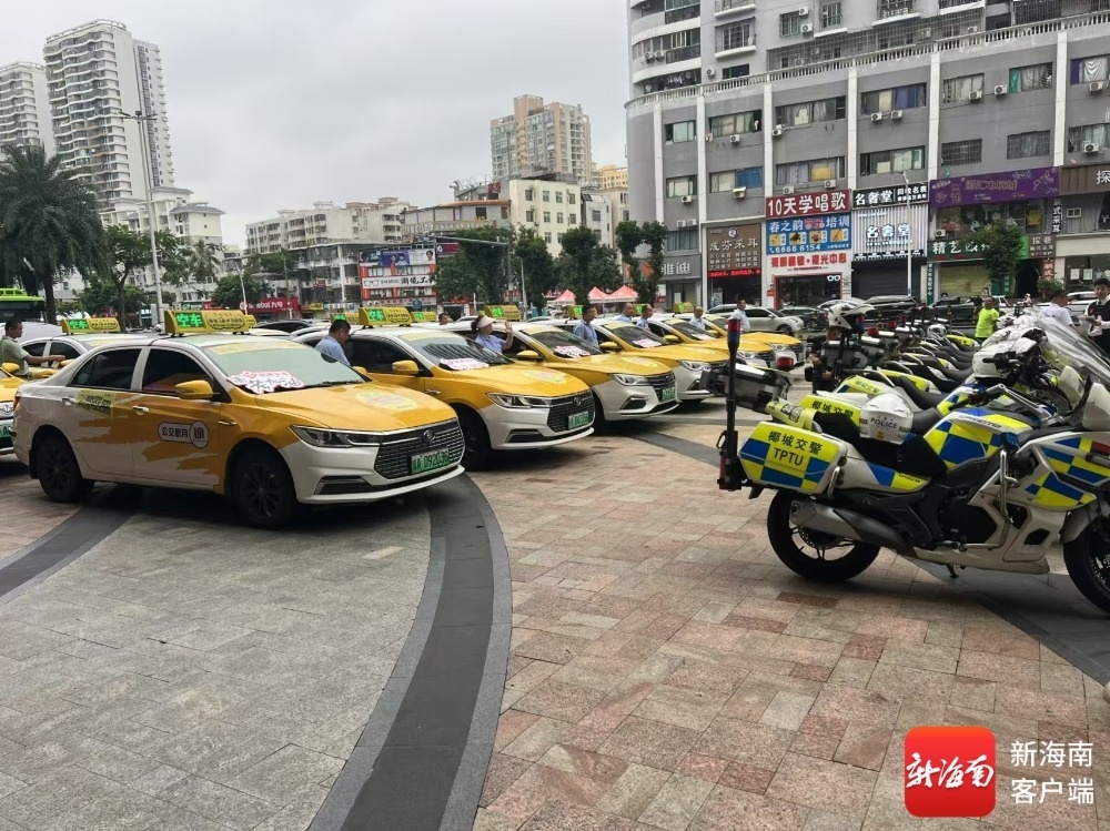 参与爱心送考的车辆。海口公交供图