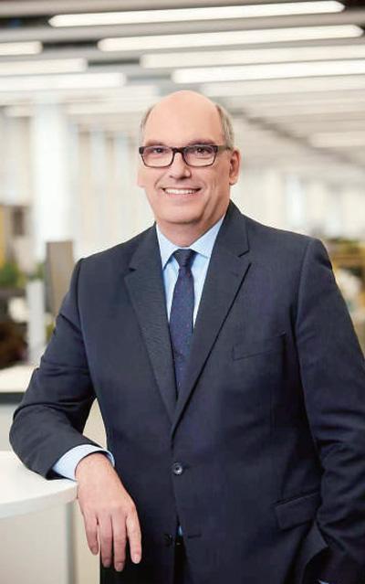 华晨宝马总裁兼首席执行官戴鹤轩即将结束在华任期,宝思齐接任