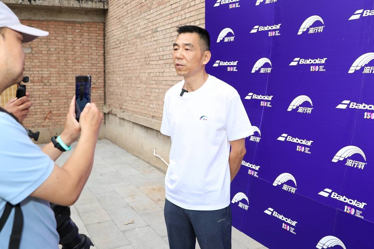 流行羽传奇挑战赛洛阳挥拍 点燃端午假期