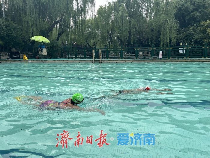 一年四季 泉在济南 