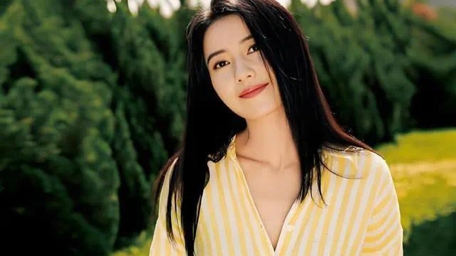 高圆圆算不算顶级大美人？看她跟李小冉贾静雯的合影，就有答案了封面图