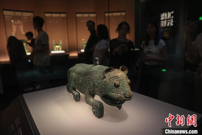 端午假期 民众走进江西省博物馆一览赣鄱瑰宝风采