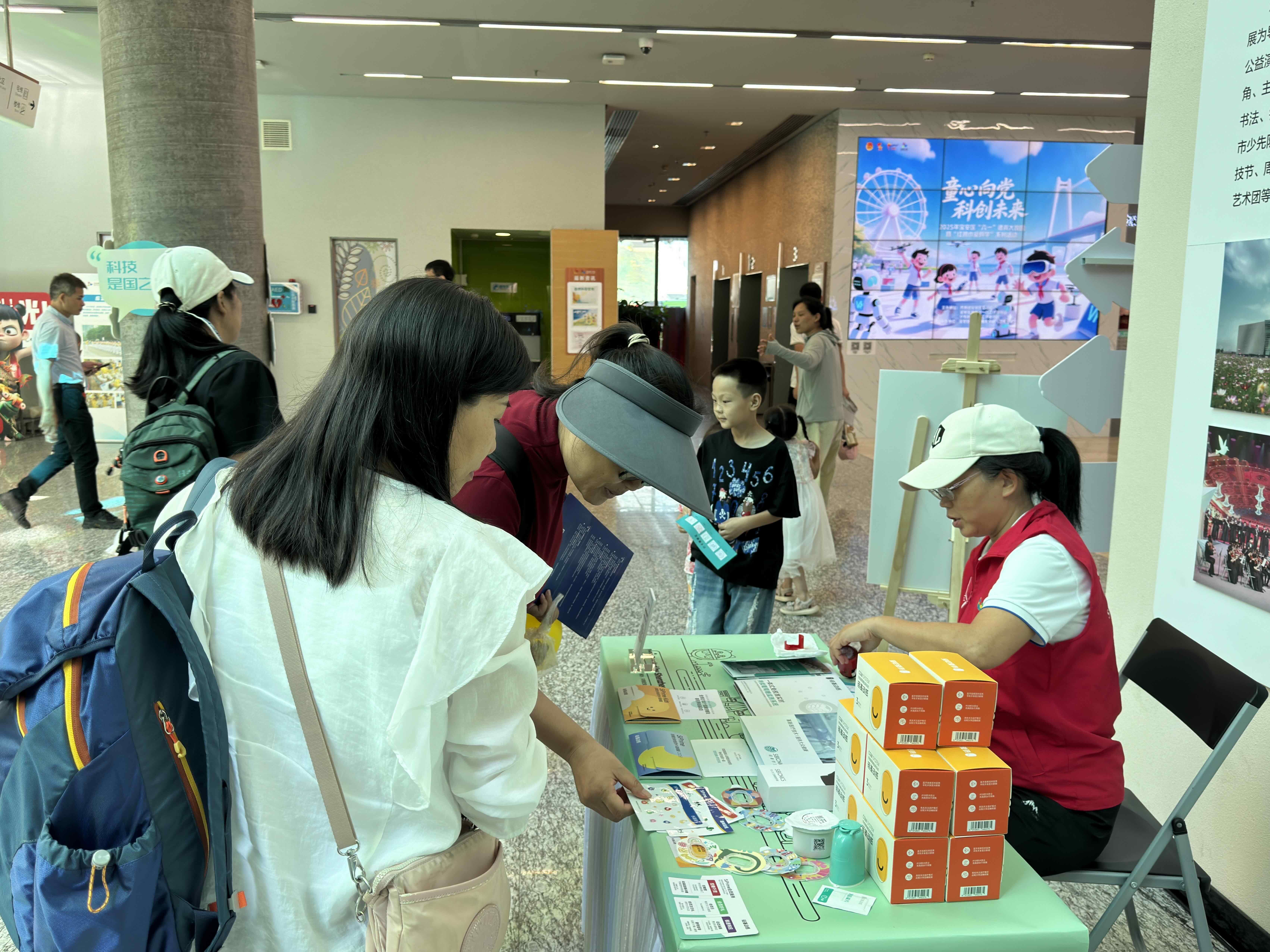 一站式get“黑科技”!青少年零距离感知AI魅力