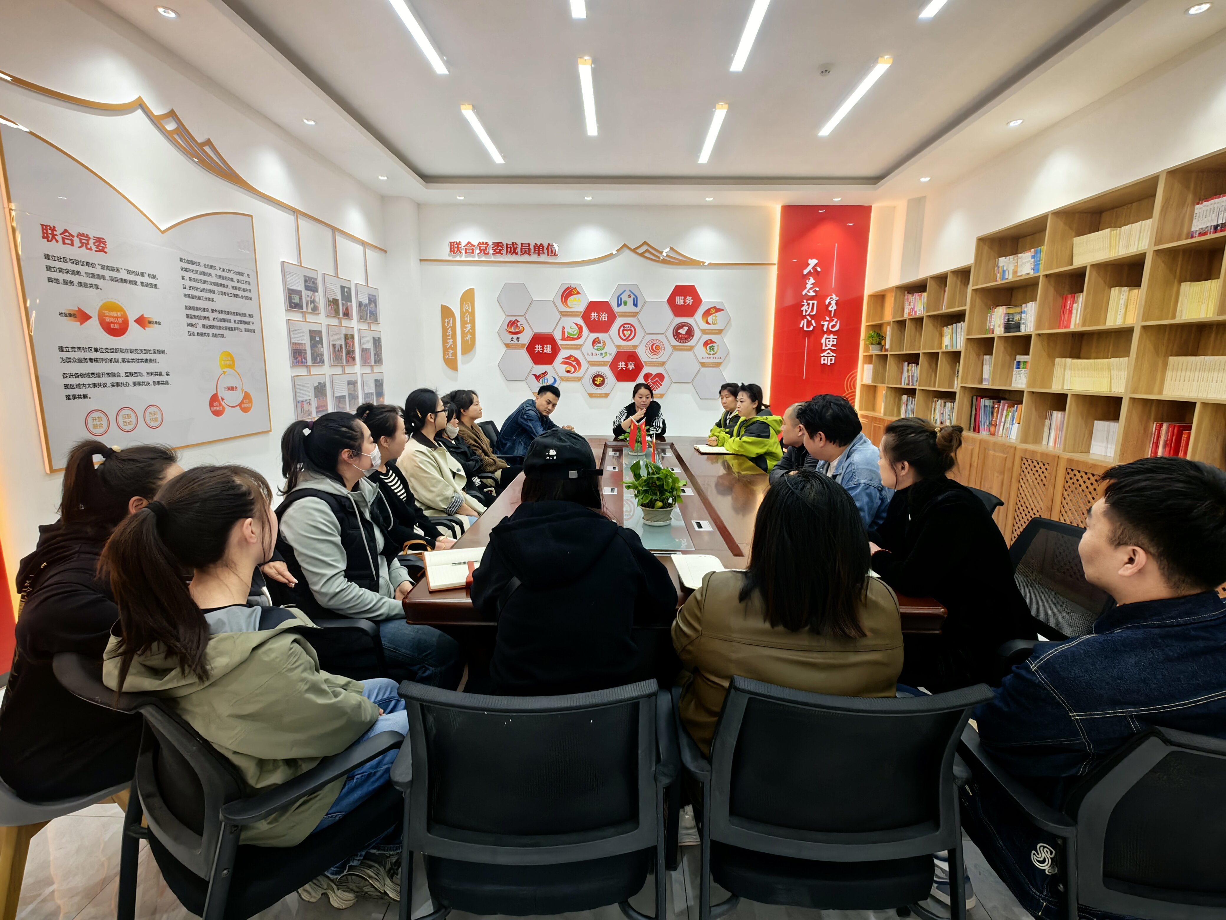 （虎林市城东社区开展文明行为规范培训）