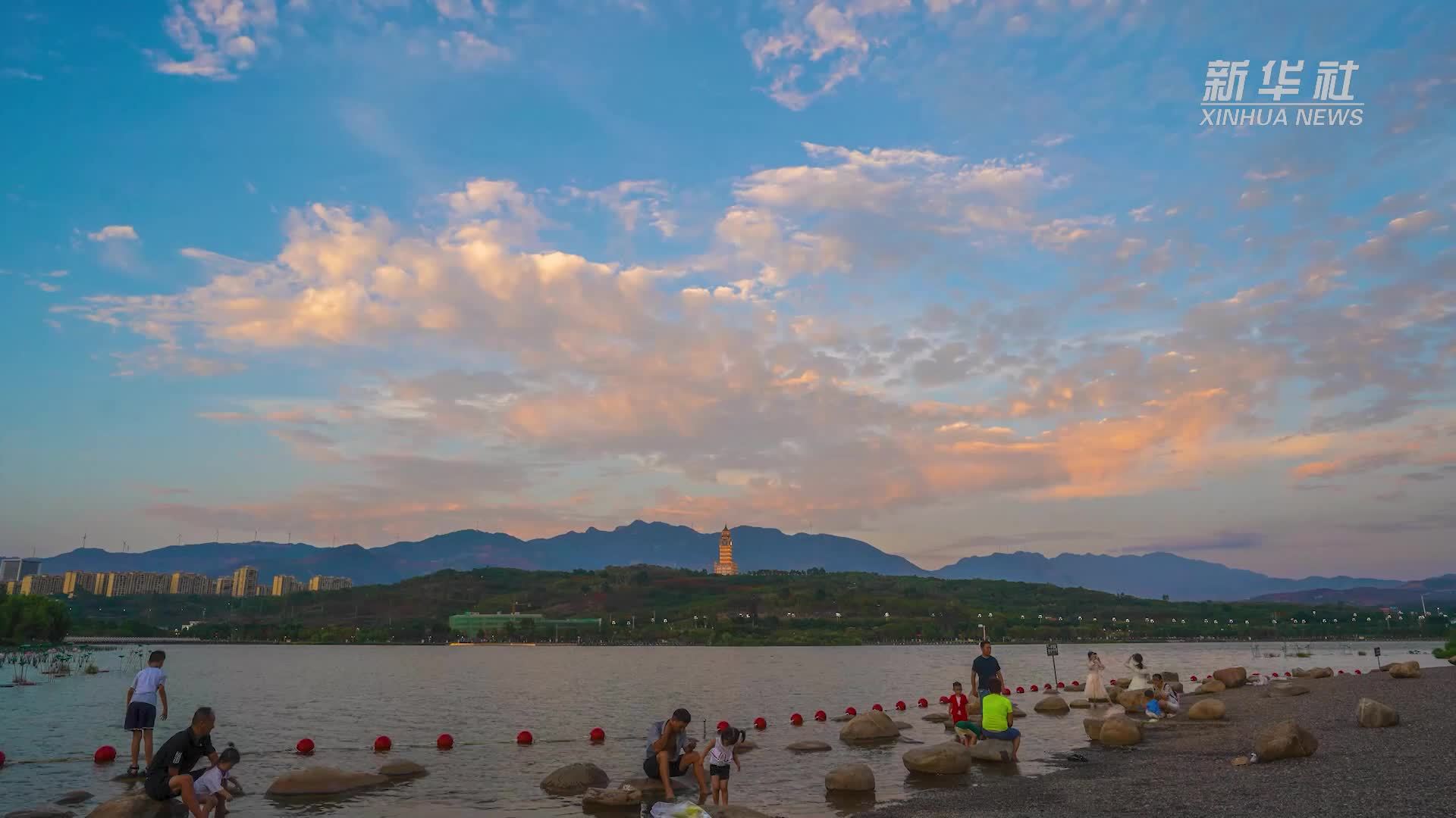 泳池变身“安全课堂”云南开远防溺水教育护航青少年暑期