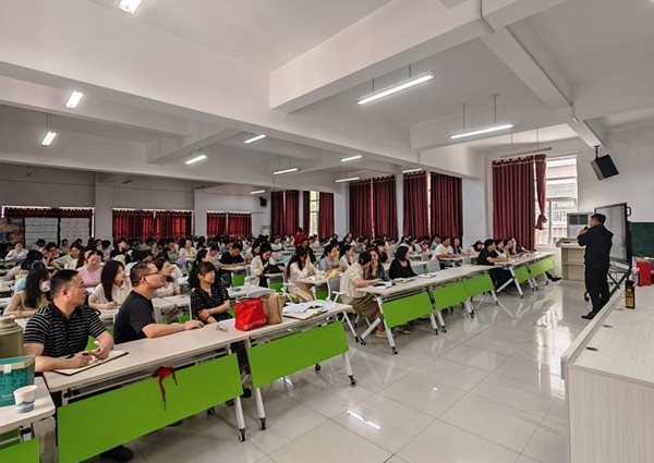 人人讲安全个个会应急——合肥南小恒盛校区举办消防安全培训会(图5)