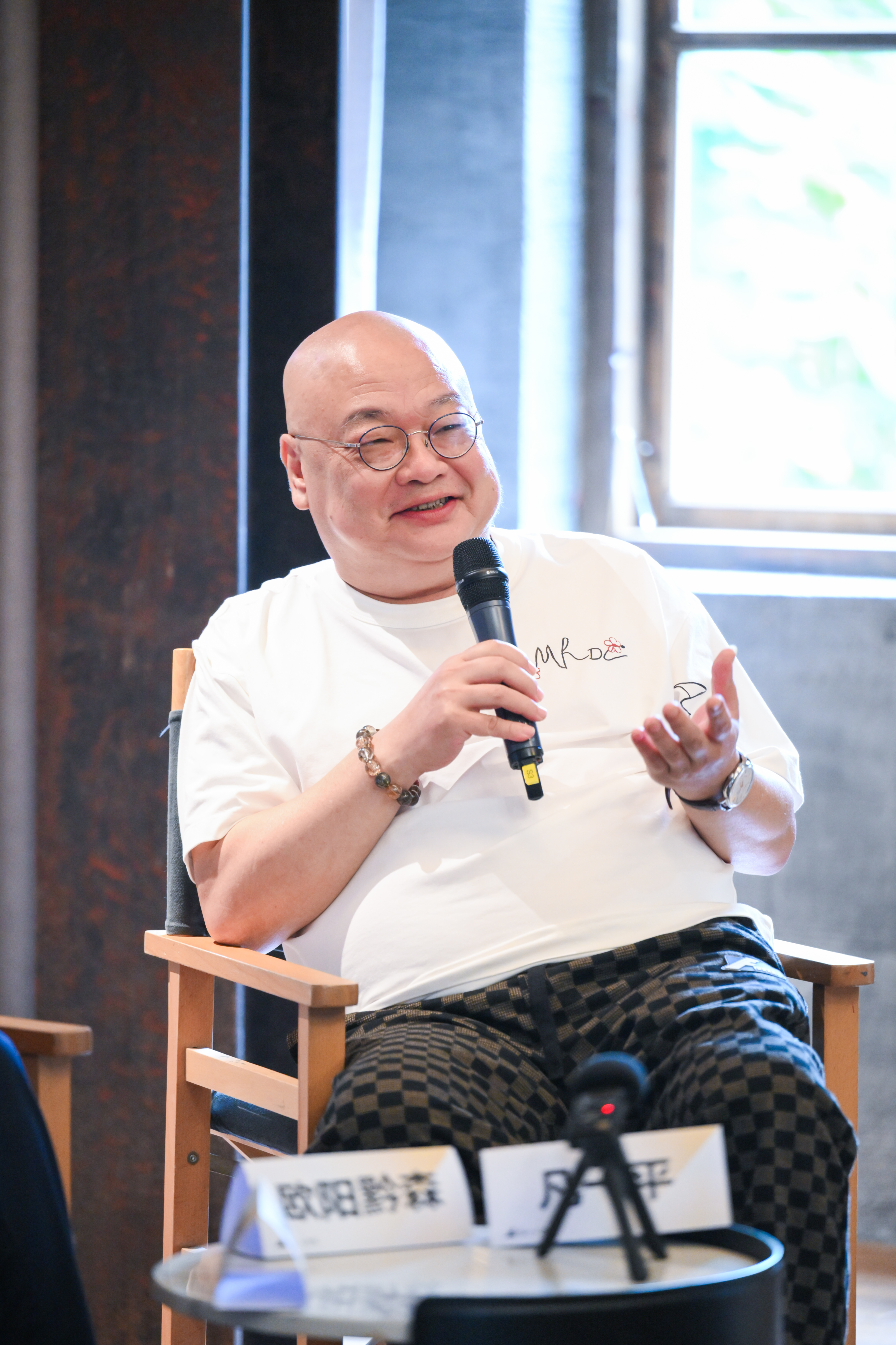 访谈 | 聂震宁、马国仓、欧阳黔森、汤素兰等名家共话AI时代文学创作出版新可能