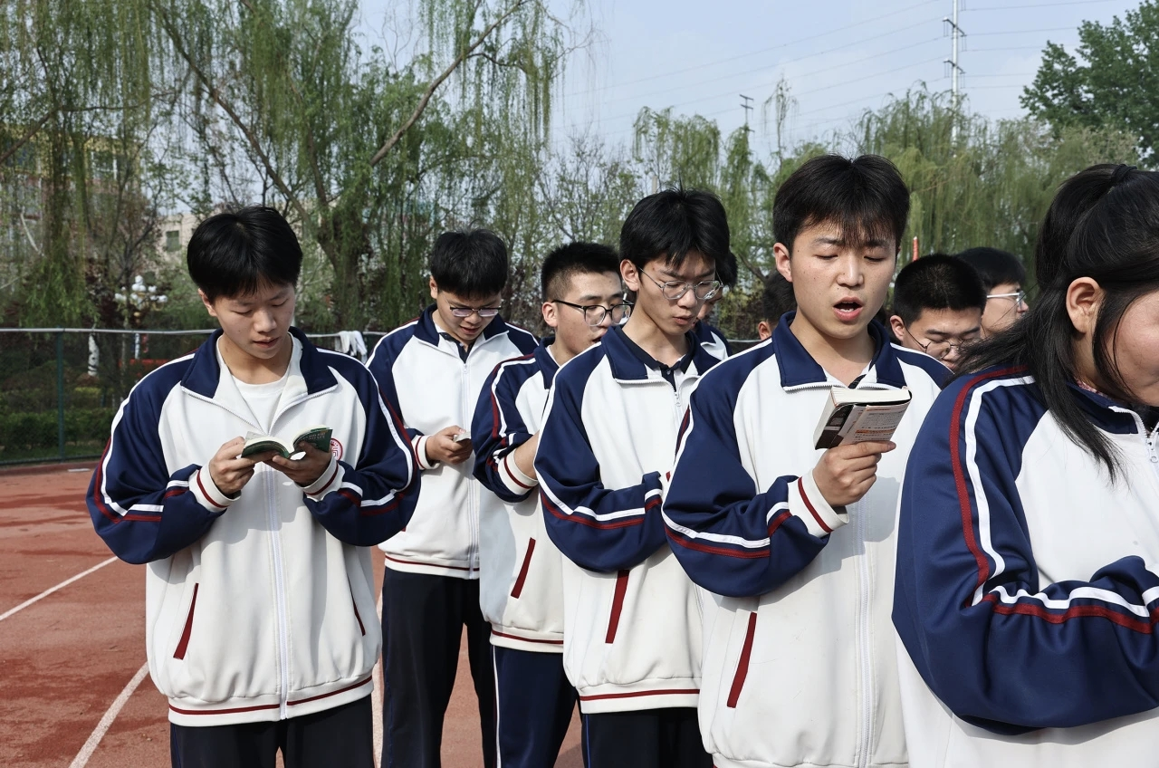 梦想重启 志在巅峰 | 2025聊城市东方高级中学高三复读，与你并肩执笔向未来！