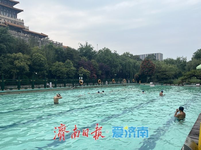 一年四季 泉在济南 