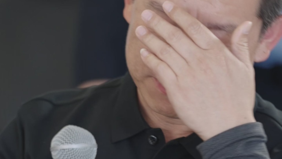 贾跃亭哭了！FF股东日现场数度哽咽：是散户救了我们的命