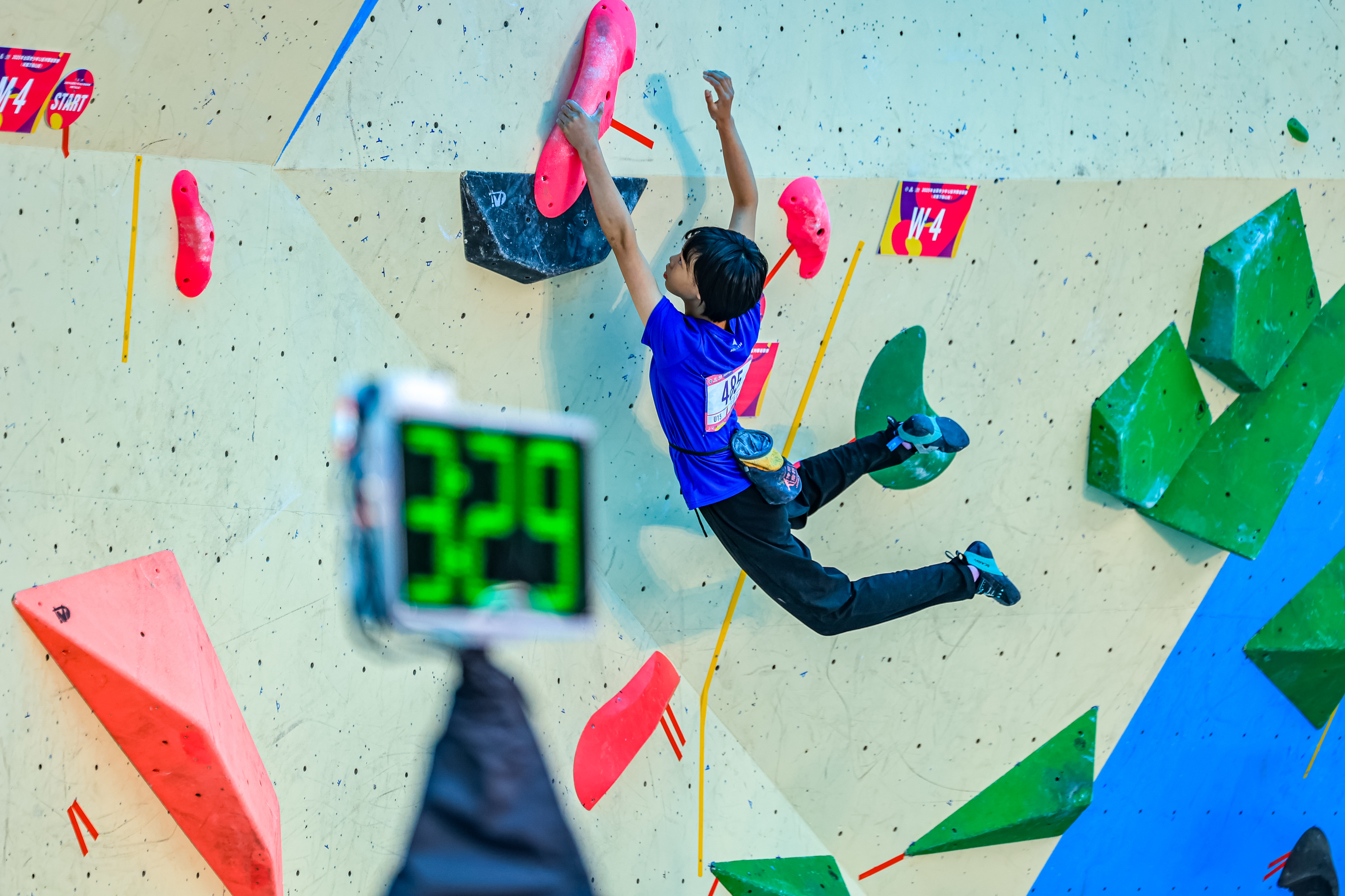 全国青少年U系列攀岩联赛(河南万仙山站)成功举行