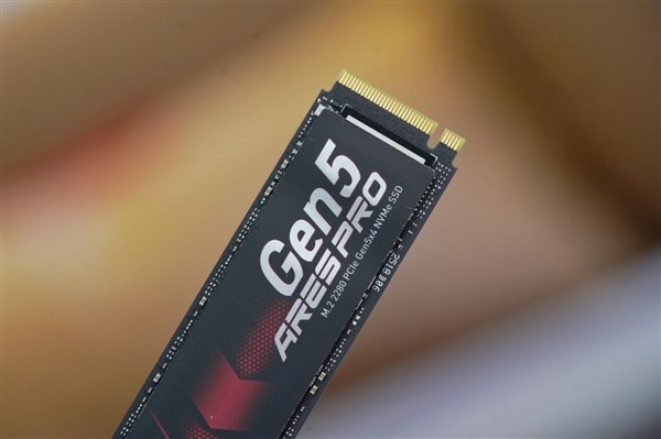 Gen5终极利器!雷克沙ARES PRO Gen5 SSD 4TB图赏