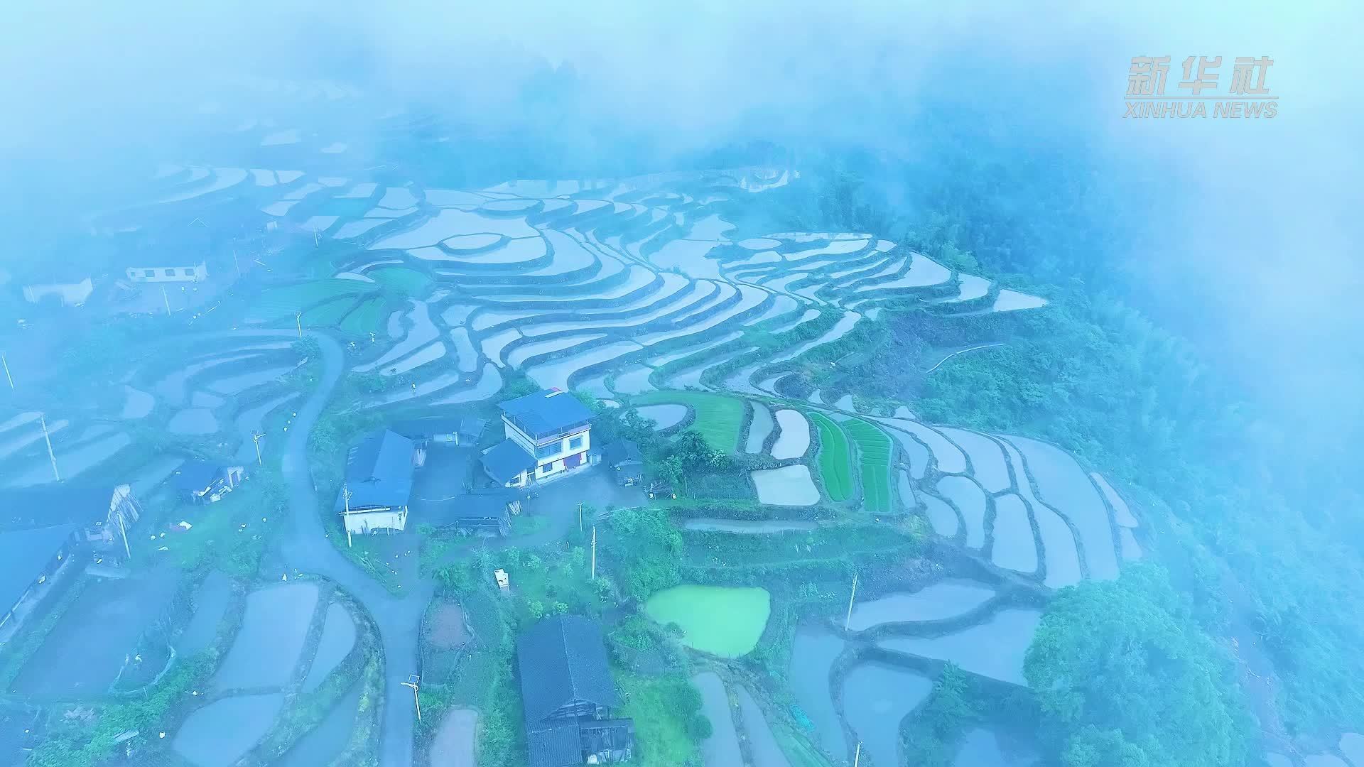 瞰中国｜云上梯田三百叠 塘家山脊水墨卷