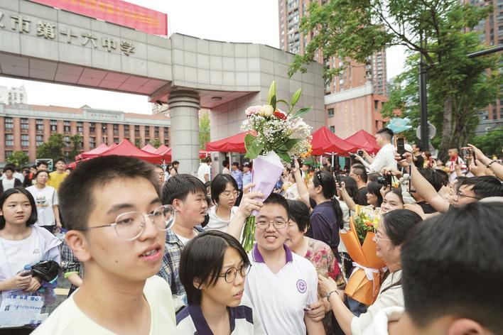 考完啦 摄影：楚天都市报极目新闻记者邹斌