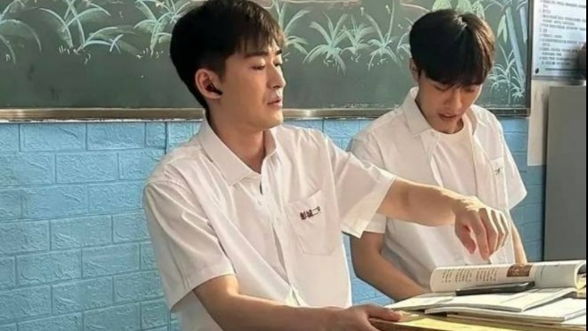 40岁张翰演高中生遭群嘲，回应称是新片闪回镜头！封面图