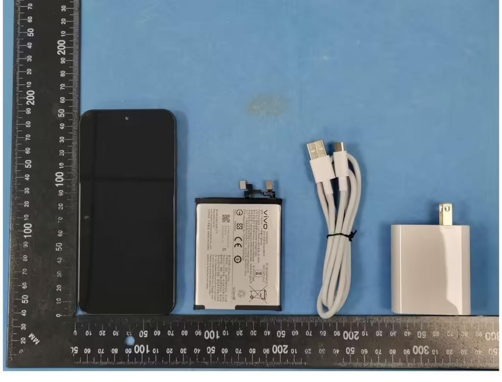 vivo X200 FE手机证件照曝光:6500mAh电池、90W充电