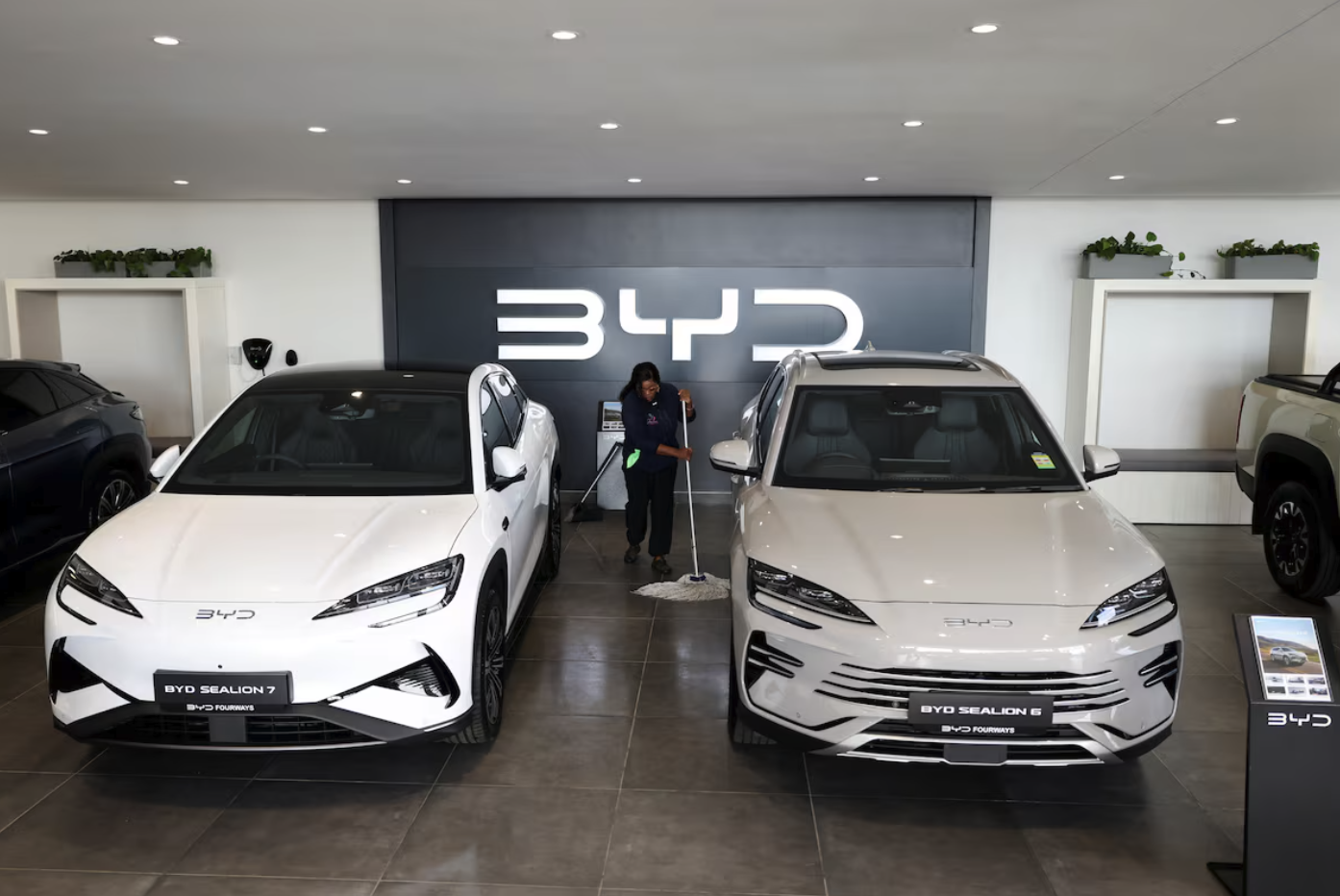 路透:比亚迪、华为抢占自动驾驶先机,特斯拉前景堪忧