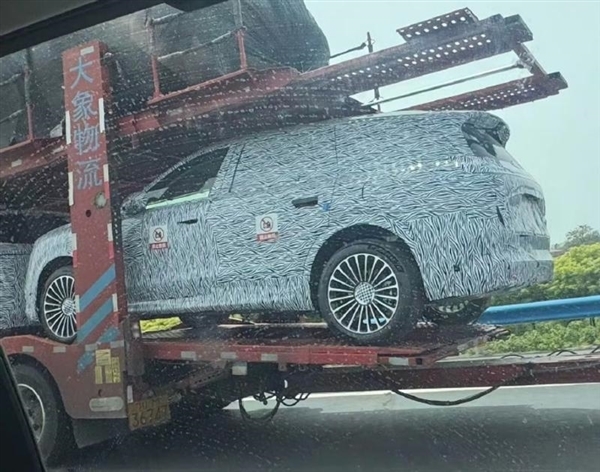 疑全新问界M7谍照曝光:设计向家族化靠拢