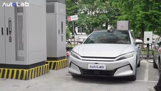 最高功率1002kW，实测比亚迪兆瓦闪充，到底有多“恐怖”？