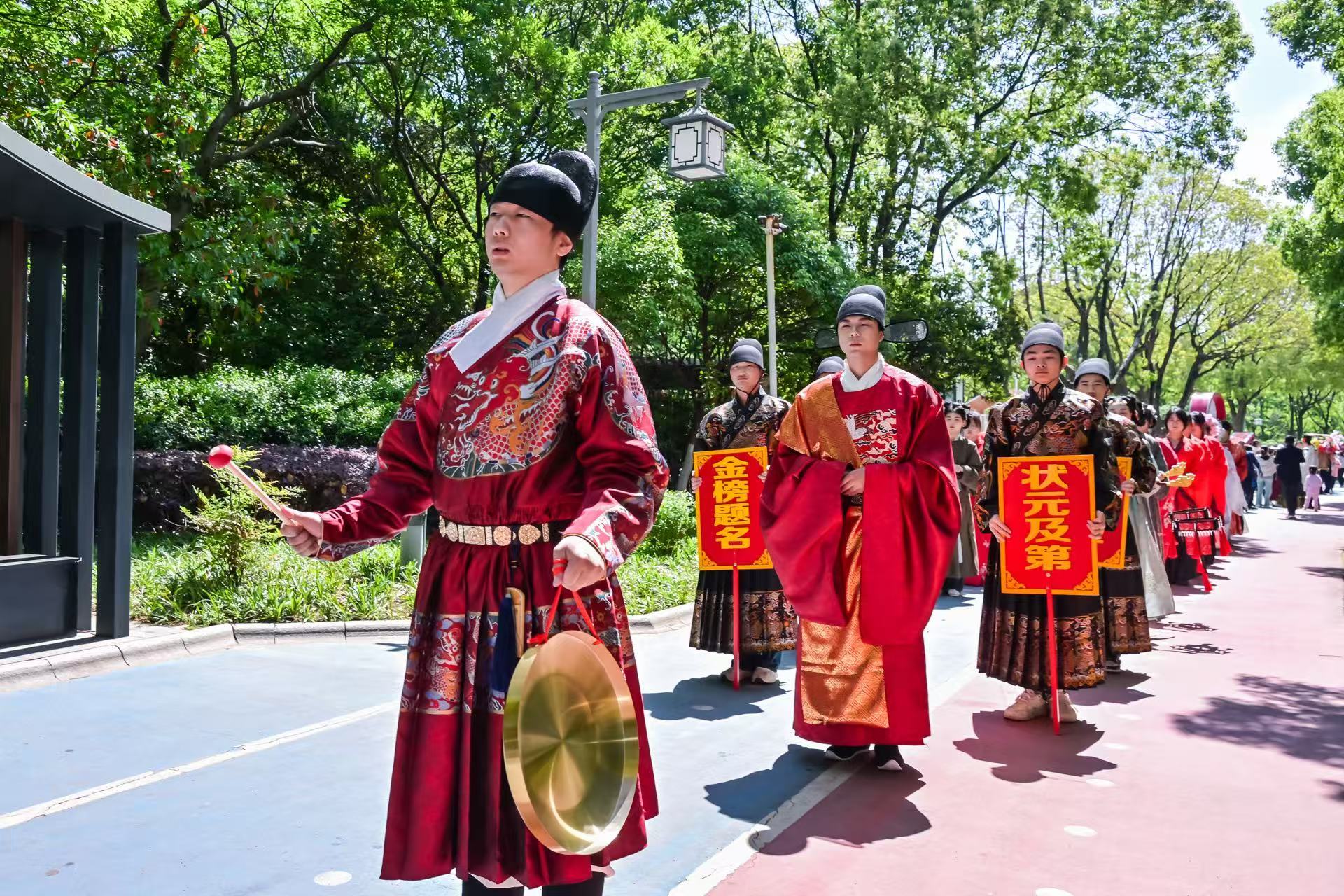 滨湖区胡埭镇：苏南小镇一条路，上市公司有9家