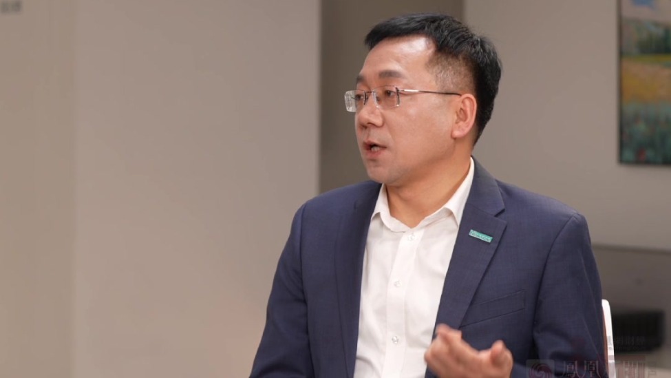 手机三折叠，电视几折叠？李炜：海信即将推出可卷曲的百吋电视|《封面》对话