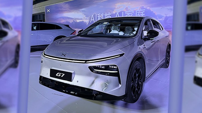 狂堆三颗图灵AI芯片 23.58万元的小鹏G7全球首秀