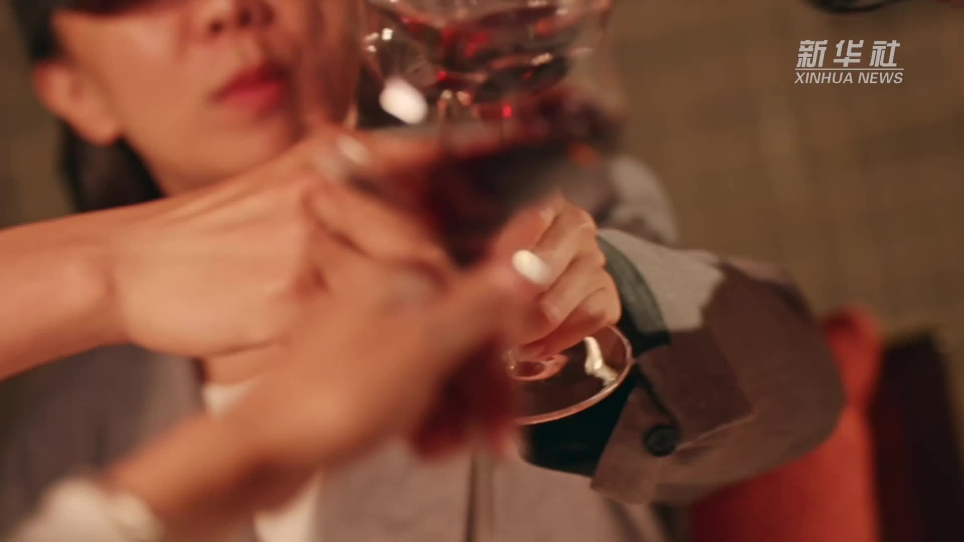 北纬38°的浪漫｜有一种生活叫“举杯贺兰”