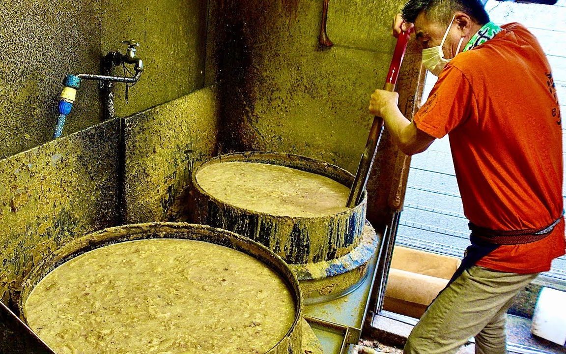 日本著名的臭拉面，一锅汤煮29年，简直不堪入目，你敢吃吗？