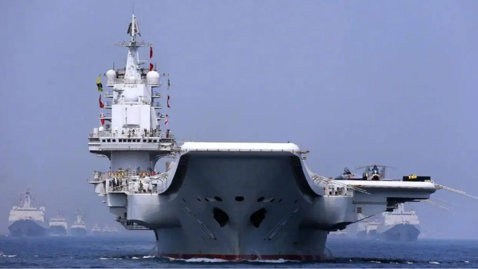 辽宁舰编队深入大洋“岛链”不复存在_凤凰网
