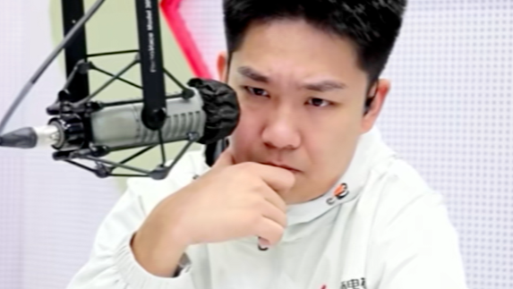 公职人员嬉笑回怼维权者，一句“不用理，挂掉”暴露了什么？