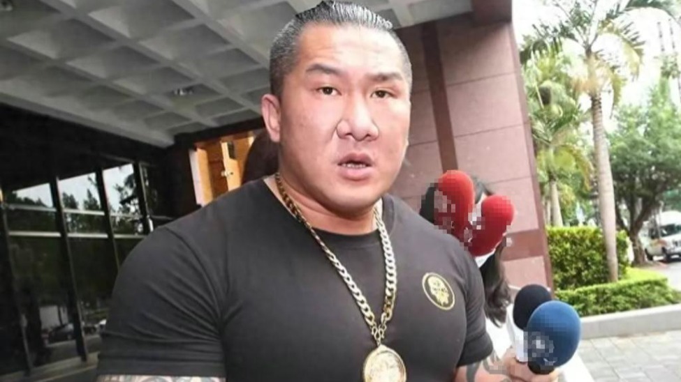 台网红“馆长”出发了：去看大陆是不是餐餐吃榨菜，就知道谁在说谎了