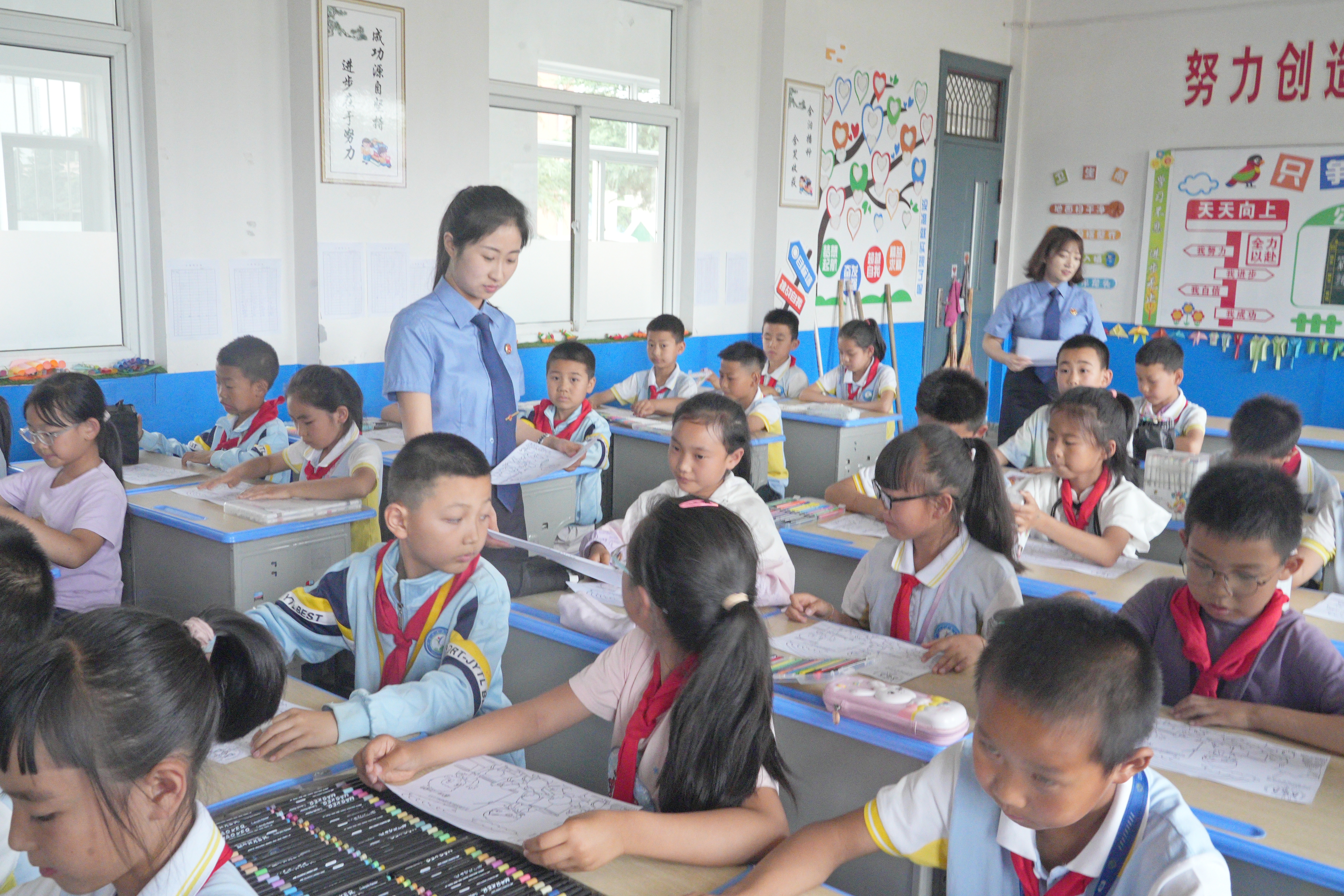 情景体验+绘画涂色　华亭小学生get反欺凌“超能力”