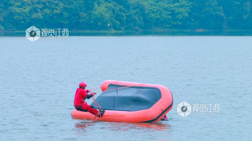 翻船自救。