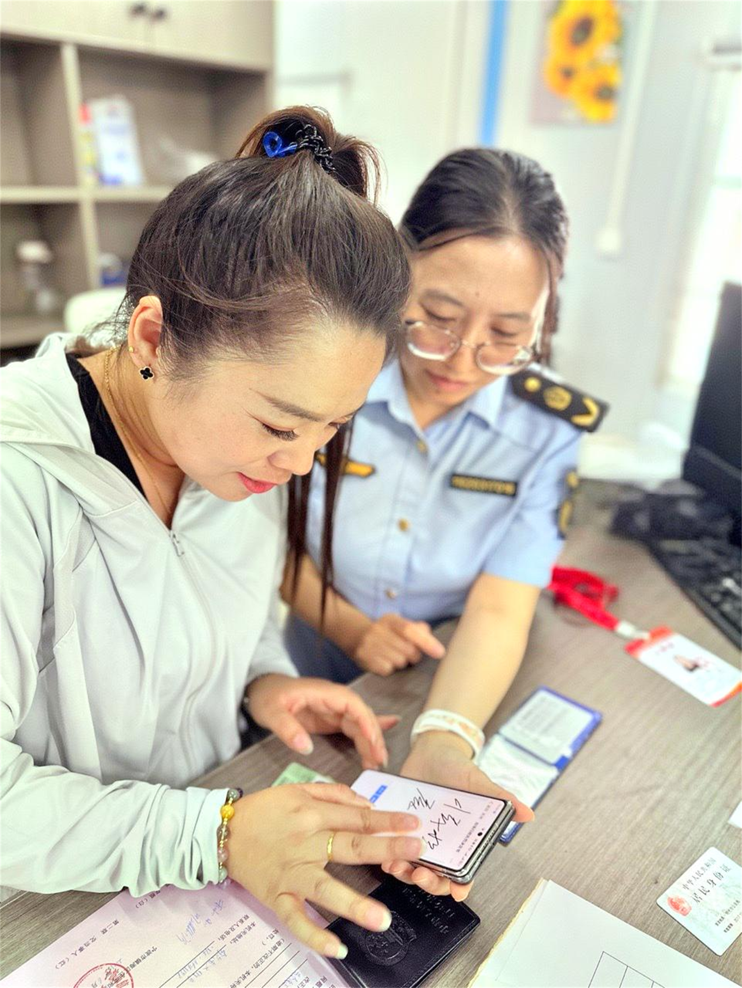 云端执法解企忧—镇海交通"她力量"书写数智治理新篇