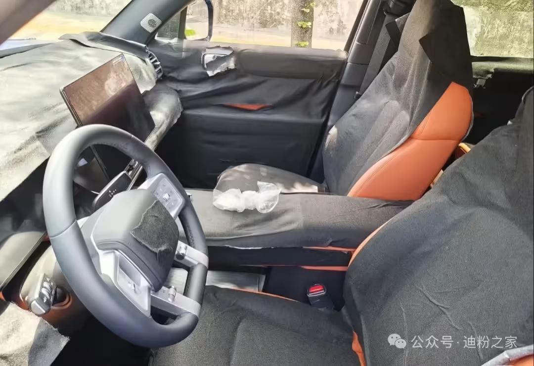 比亚迪方程豹钛7内饰曝光,或将采用5座布局