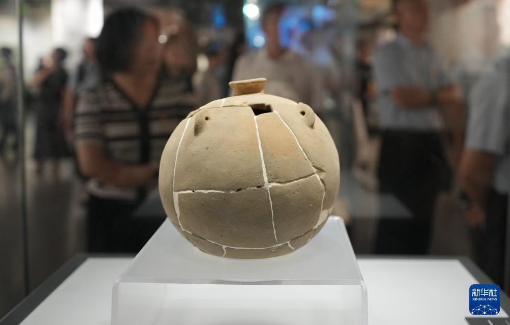 大汶口遗址博物馆的四系陶壶