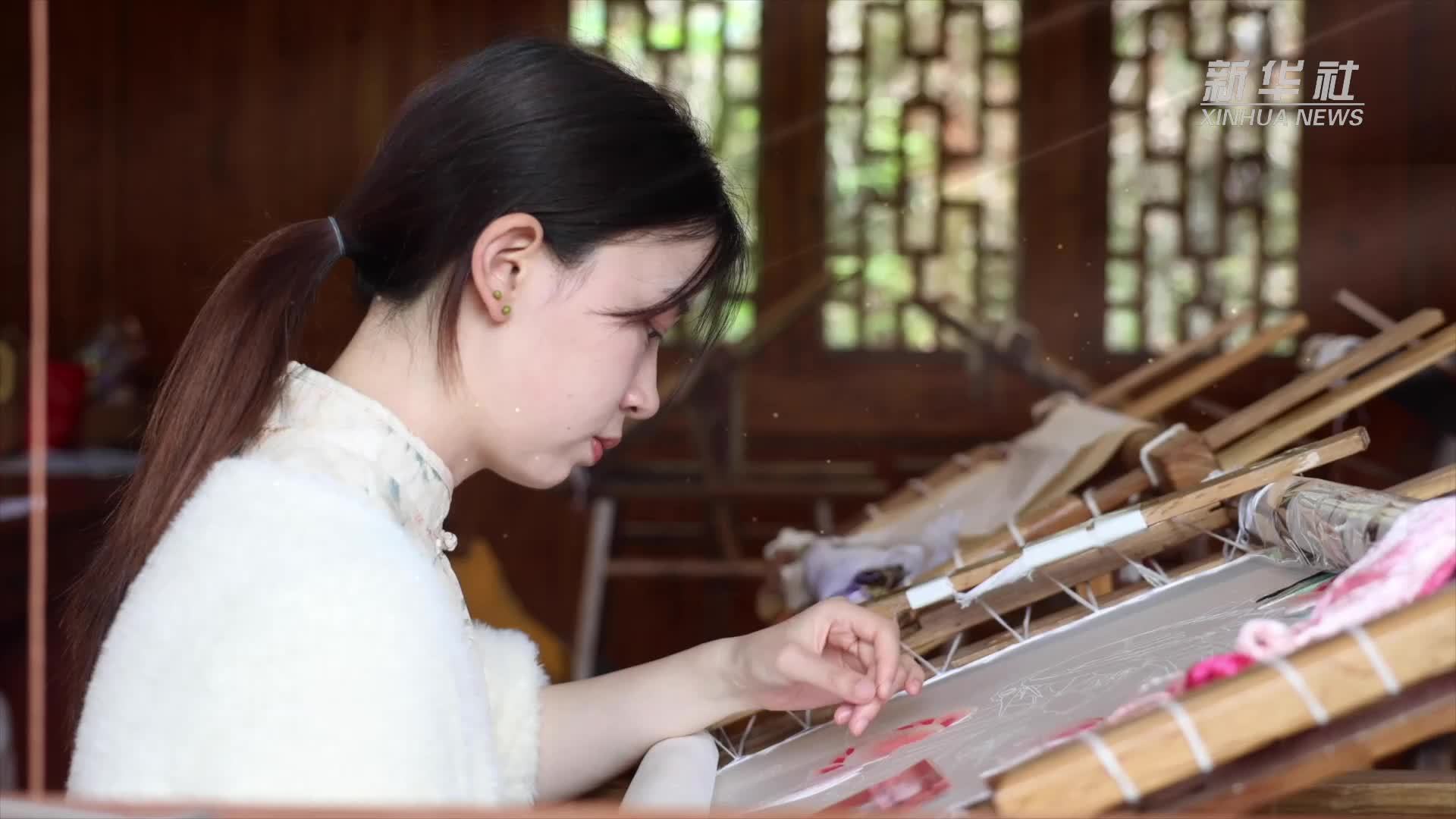 活用非遗，她成为家乡后起之“绣”