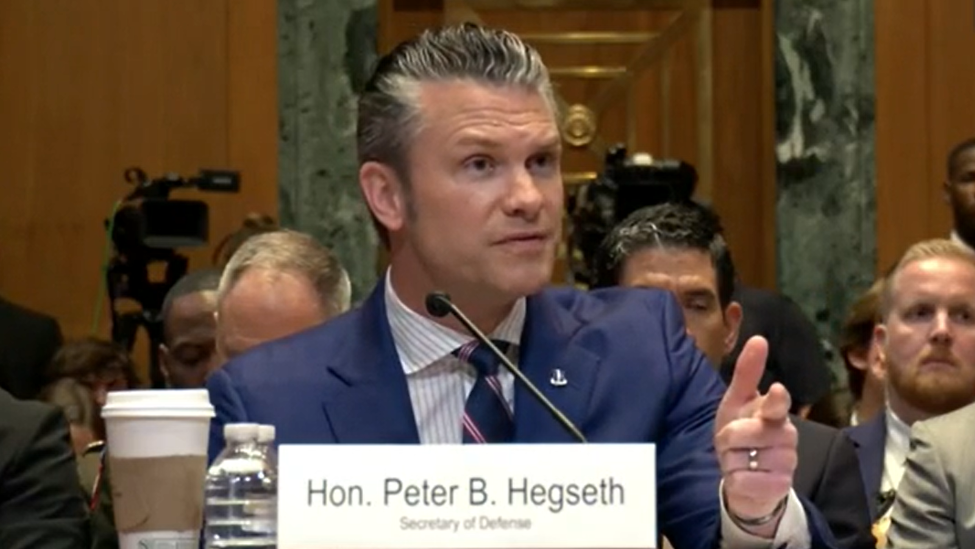 美防长辩称在加州部署军队合宪，遭参议员反怼