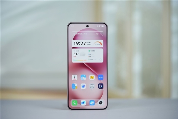 手感绝佳纯直屏,vivo S30桃桃粉图赏